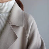 GRACE | Casaco elegante com cinto estruturado