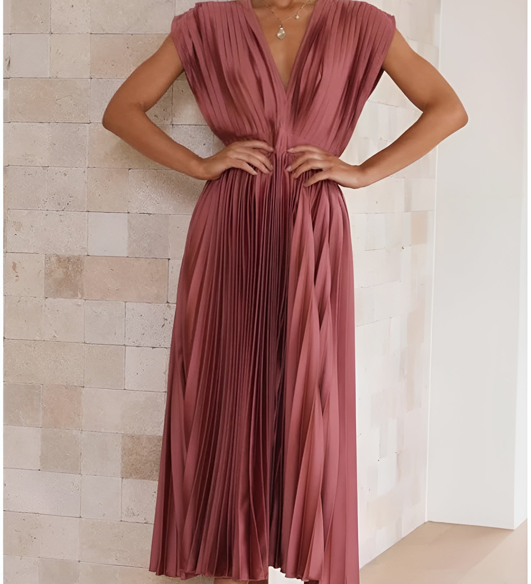 Selina | Vestido sem mangas com pregas e fecho éclair